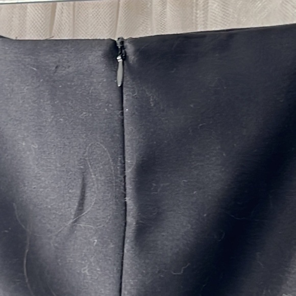 ⭐️ Black skirt with green satin like trim at bottom Asian vibe women S - Picture 6 of 10